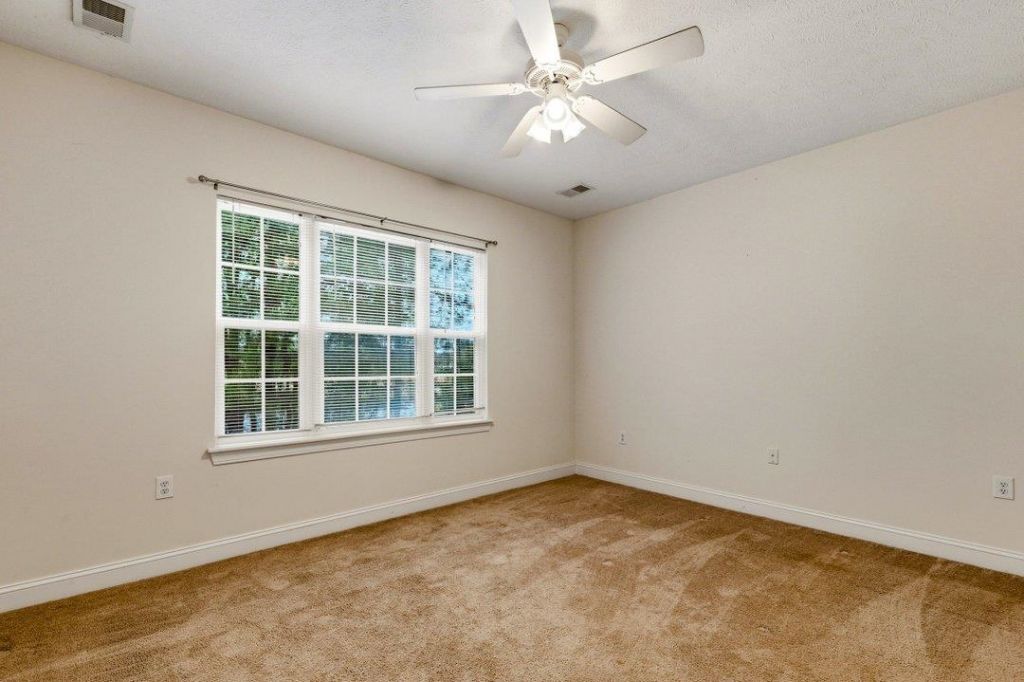 105 Fountain Pointe Ln. Photo 12