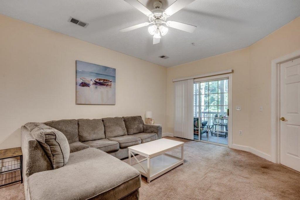 105 Fountain Pointe Ln.  Photo 15