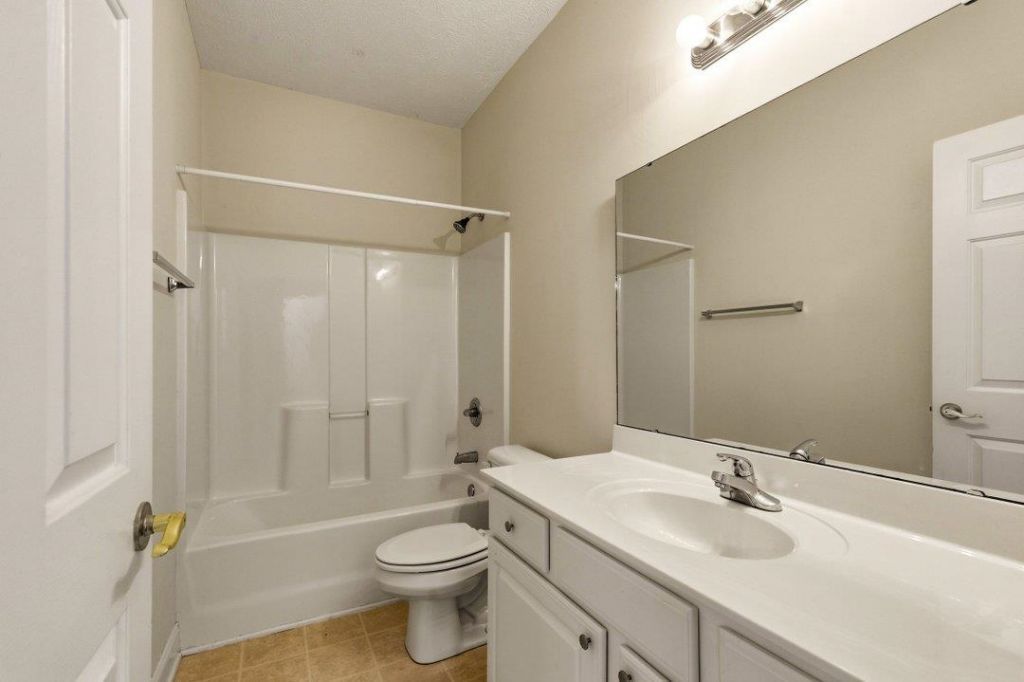 105 Fountain Pointe Ln. Photo 16