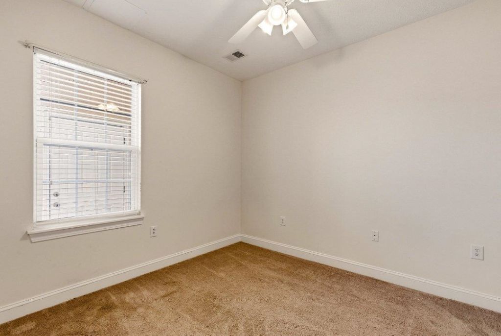 105 Fountain Pointe Ln. Photo 19