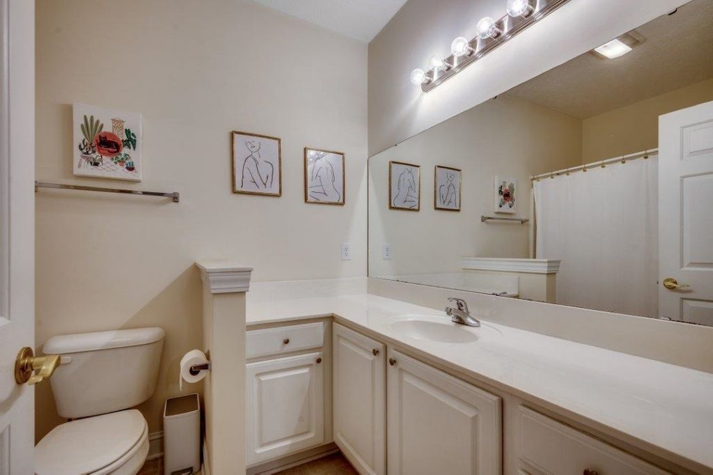 105 Fountain Pointe Ln.  Photo 4