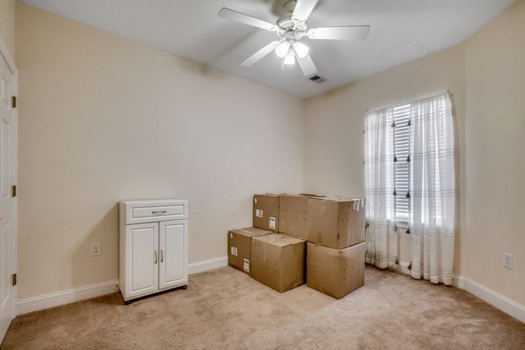 105 Fountain Pointe Ln.  Photo 6