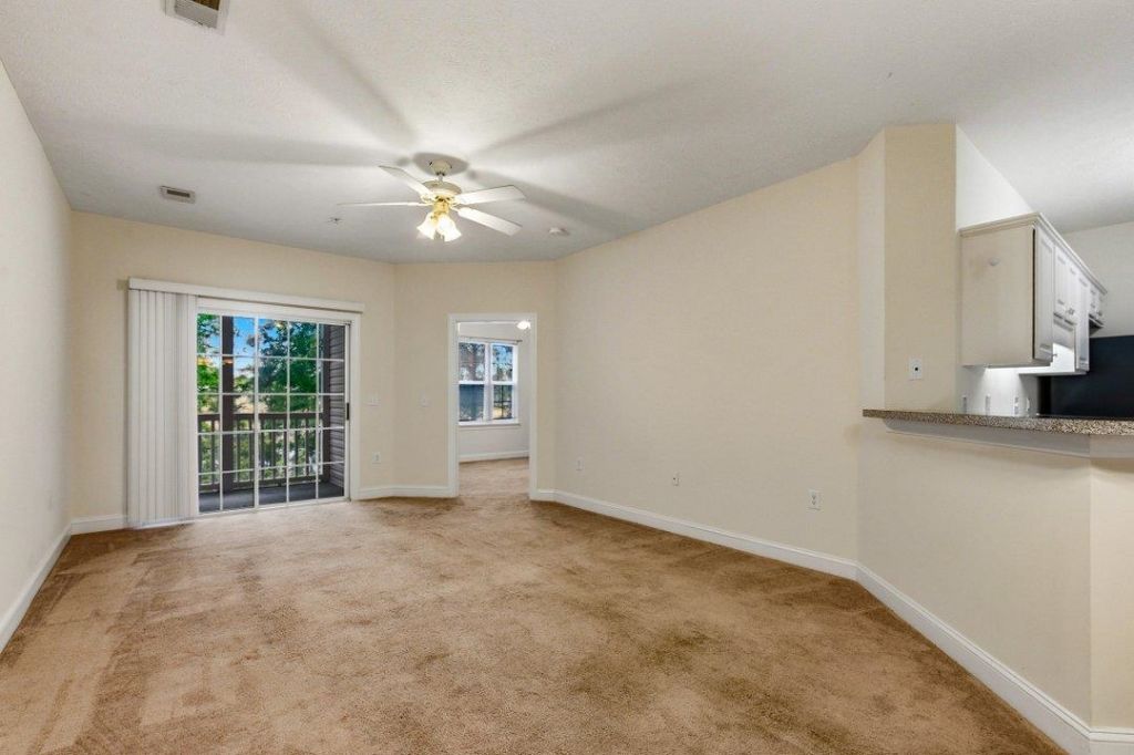 105 Fountain Pointe Ln. Photo 6