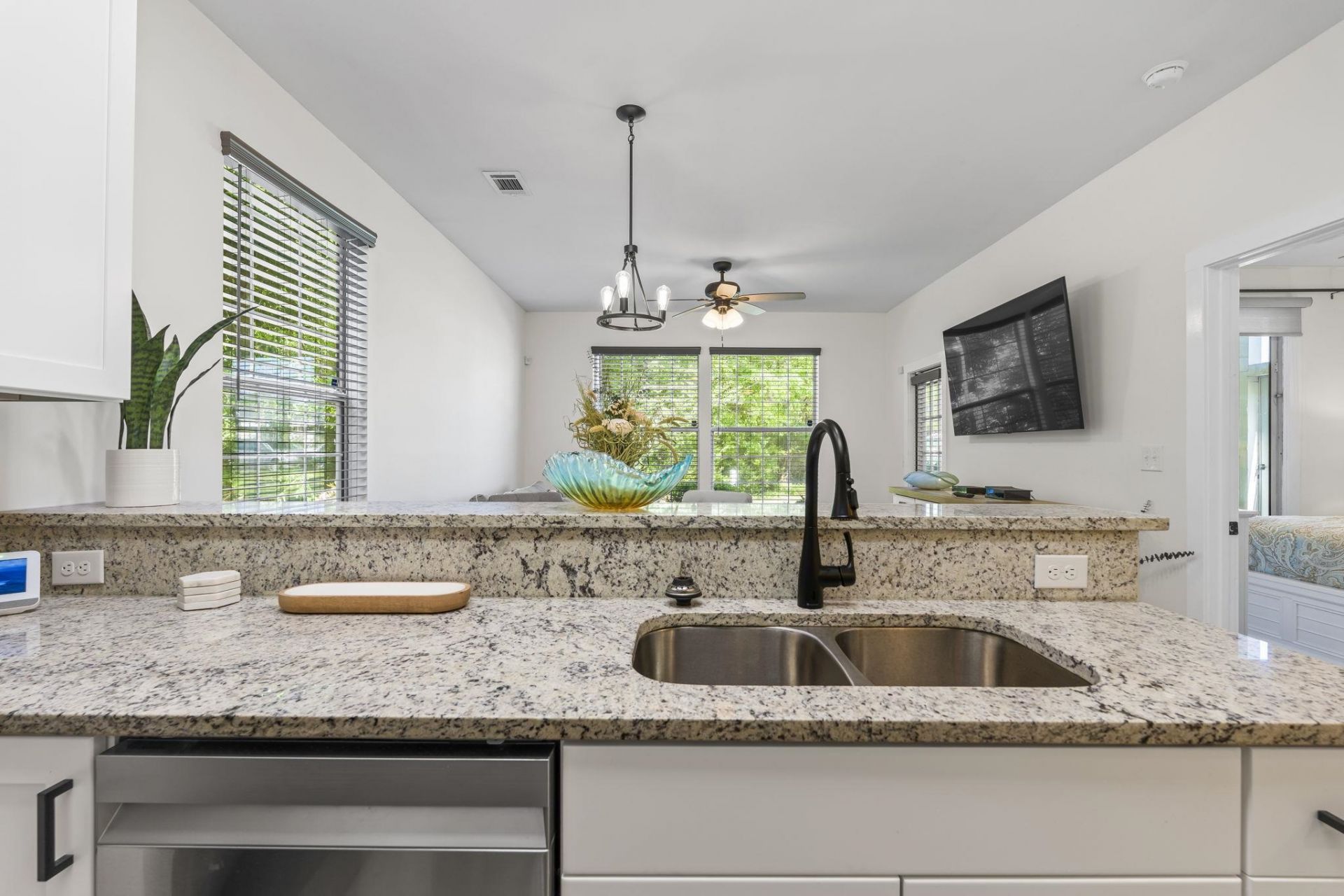 464 River Oaks Dr.  Photo 6