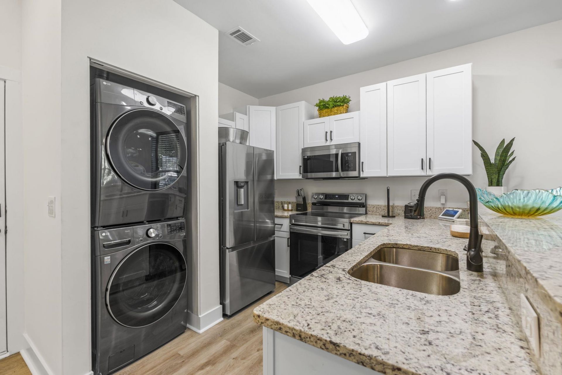 464 River Oaks Dr.  Photo 7