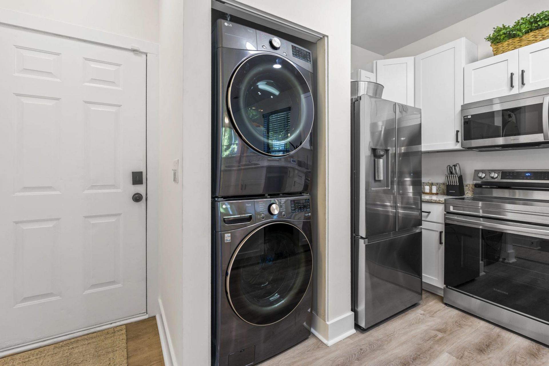 464 River Oaks Dr.  Photo 8