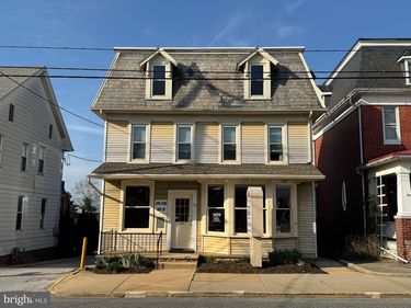 37 W MAIN STREET, DALLASTOWN, PA 17313