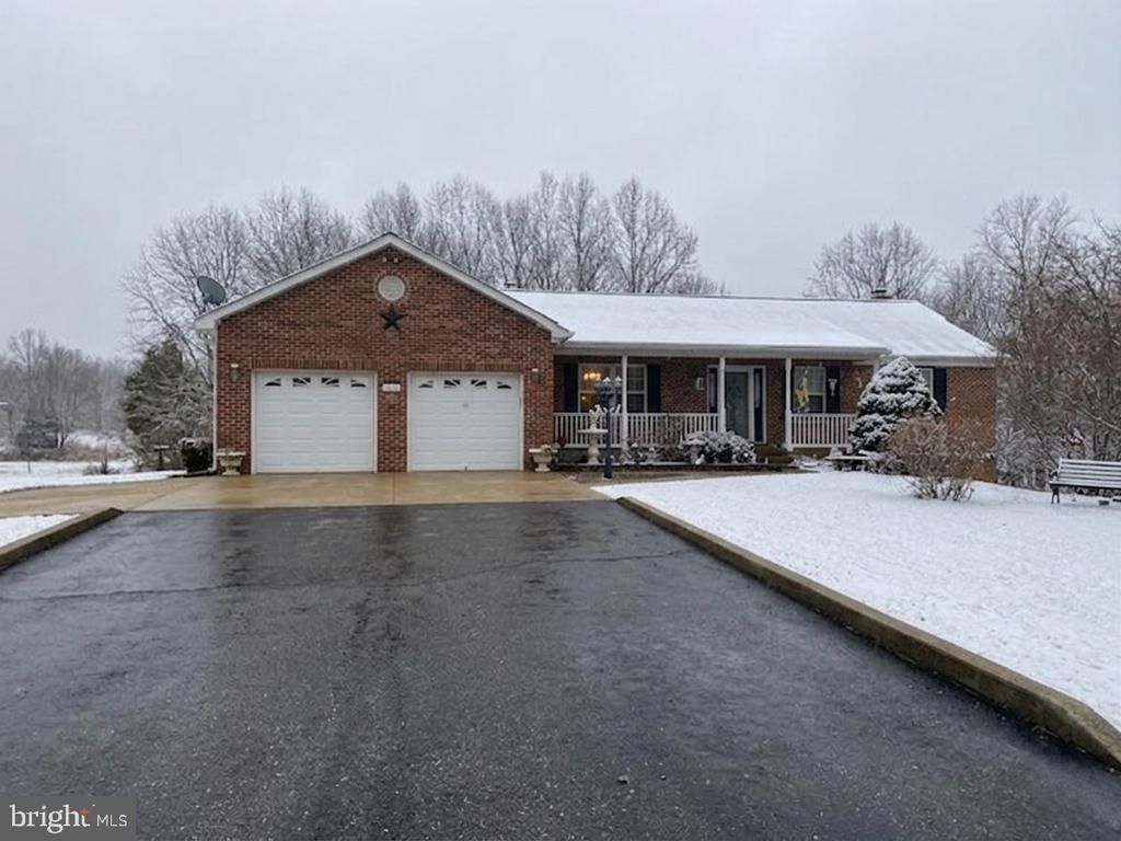 9015 Woodland Way N, Owings, MD 20736 Main Photo