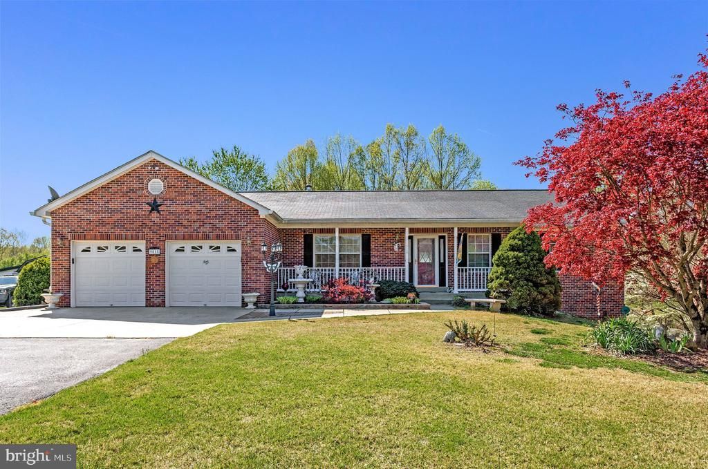 9015 Woodland Way N, Owings, MD 20736 Main Photo