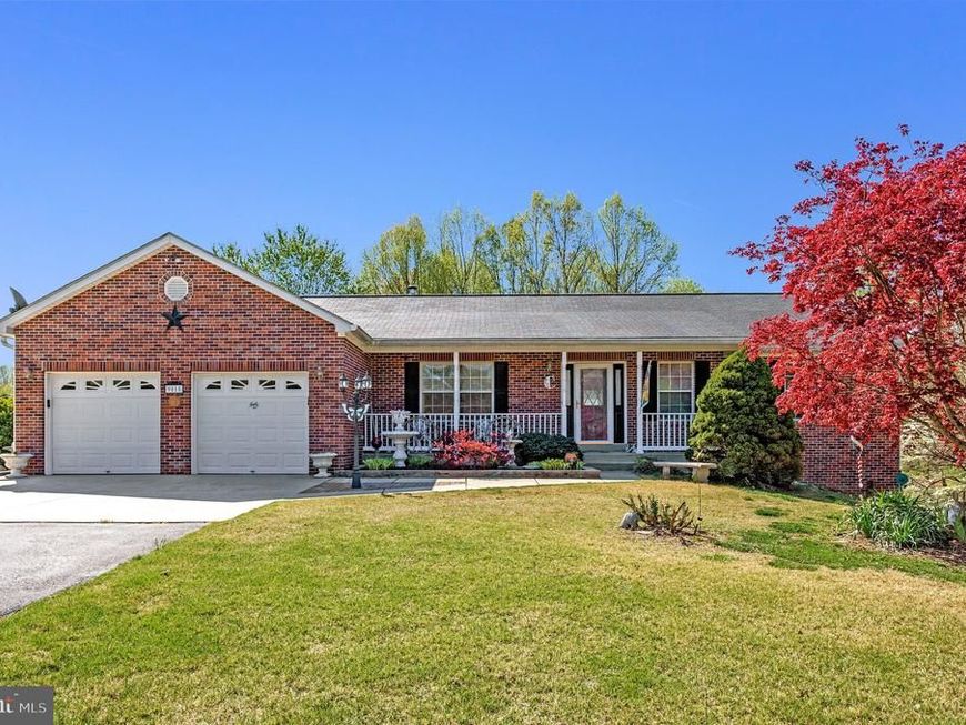 9015 Woodland Way N, Owings, MD 20736 Main Photo