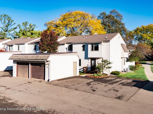 1426 Roxburgh Avenue, East Lansing, MI 48823