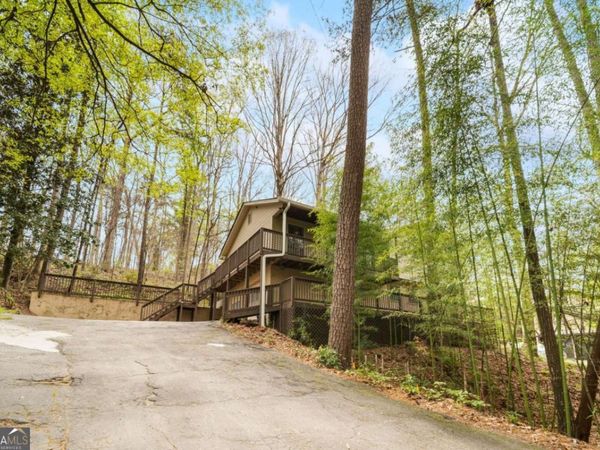 5121 Heather Road SE, Smyrna, GA 30082