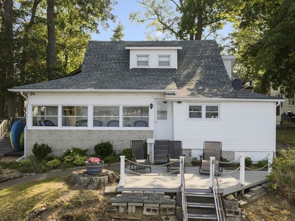 320 Lane 120 Hamilton Lk, Hamilton, IN 46742