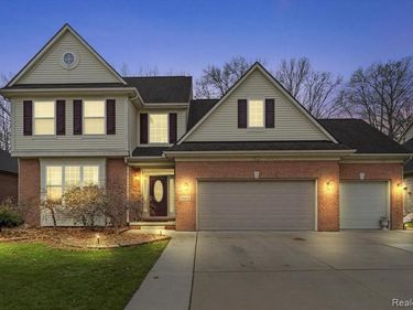 25833 Cove Creek Drive, Taylor, MI 48180