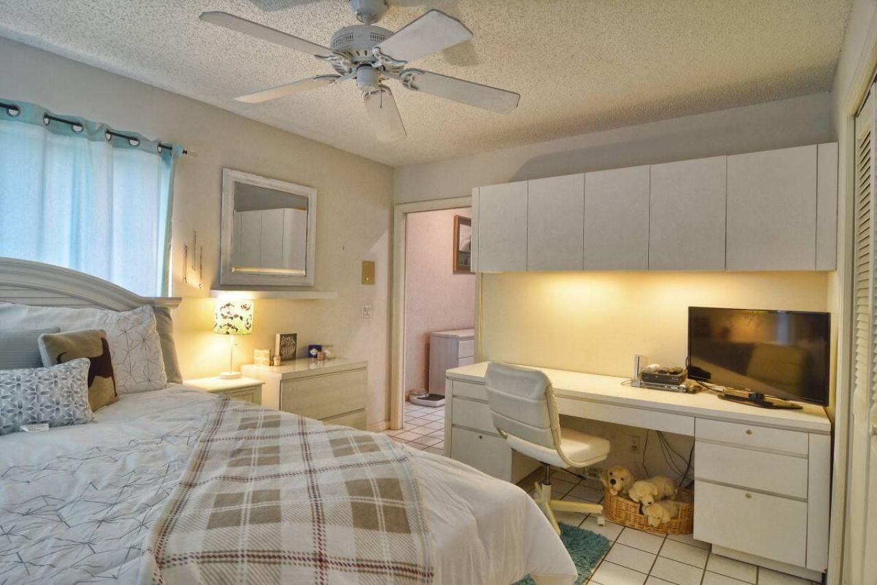 6691 S Pine Court, West Palm Beach, FL 33418 Photo