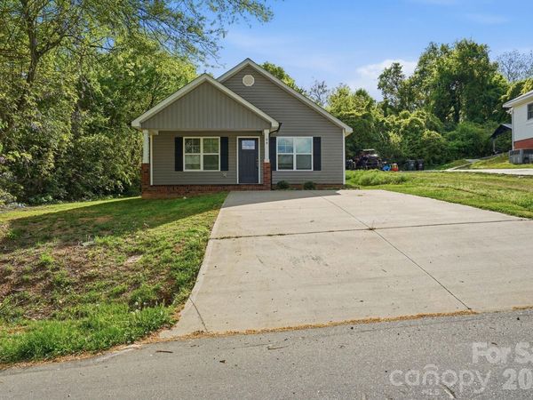 64 Hawthorne Street SW, Concord, NC 28027