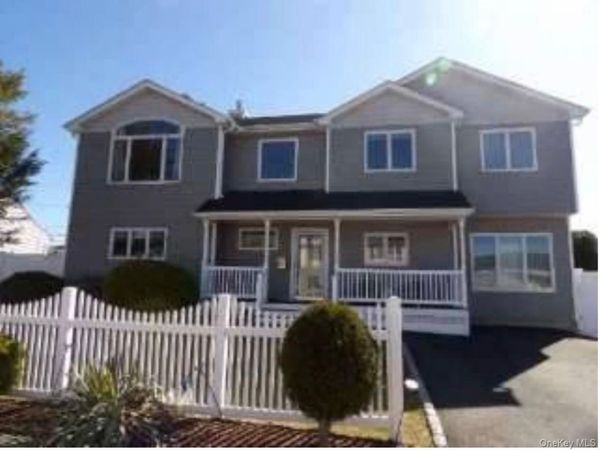 119 Morton Boulevard , Plainview, NY 11803