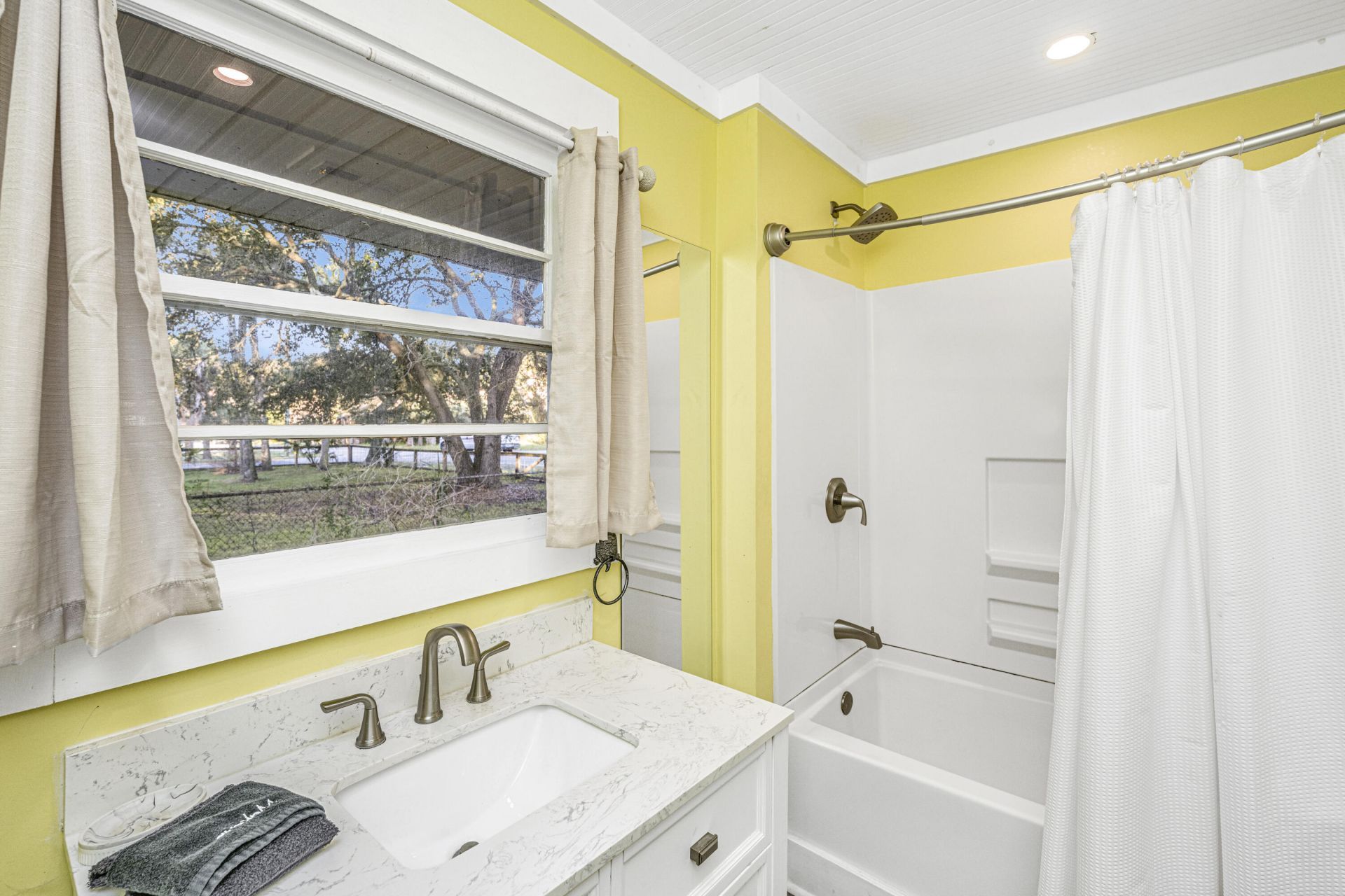 503 E Ashley Avenue Photo 26