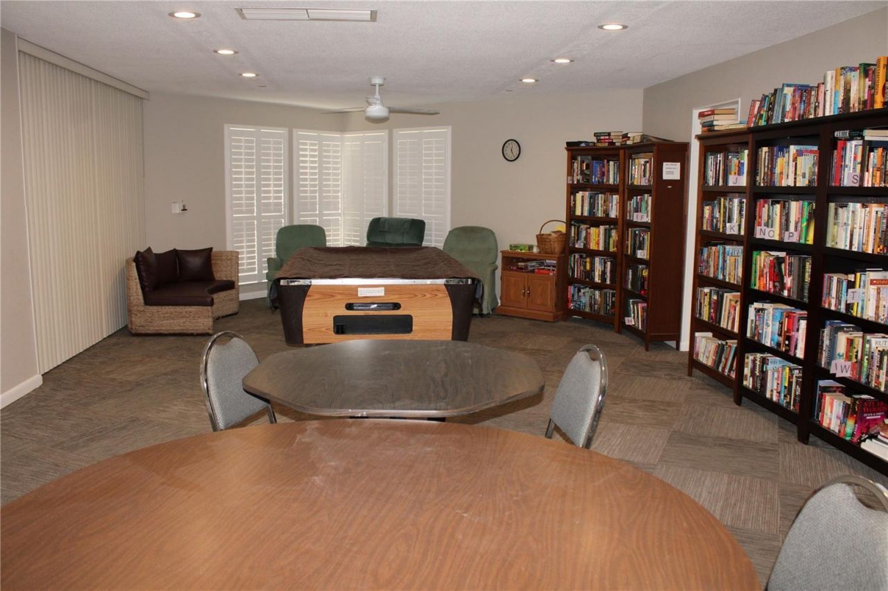 4240 Ironwood Circle, Unit 404, Bradenton, FL 34209 Photo