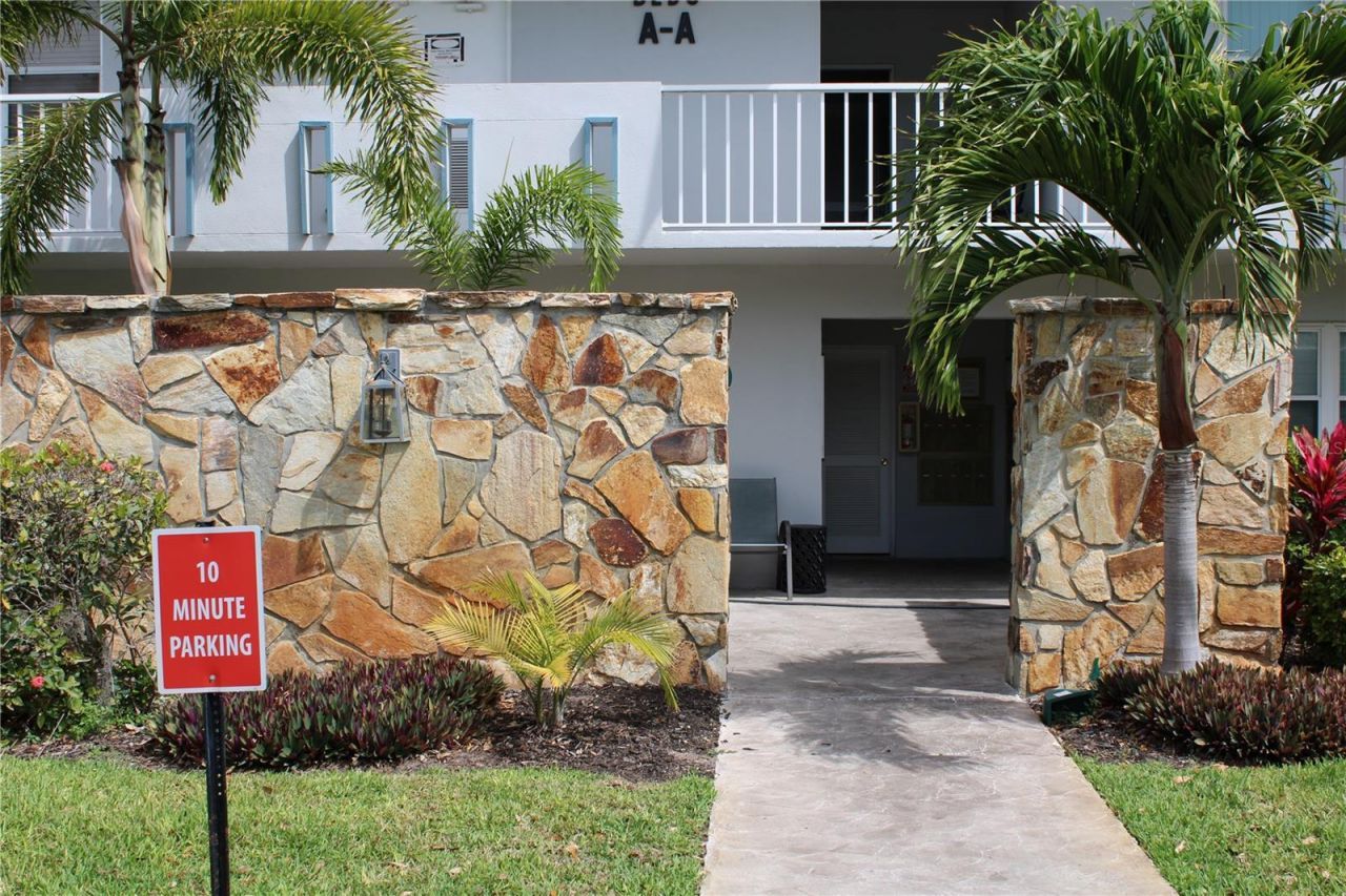 4240 Ironwood Circle, Unit 404, Bradenton, FL 34209 Photo