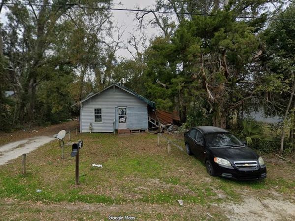 1010 5TH STREET SW, LIVE OAK, FL 32064