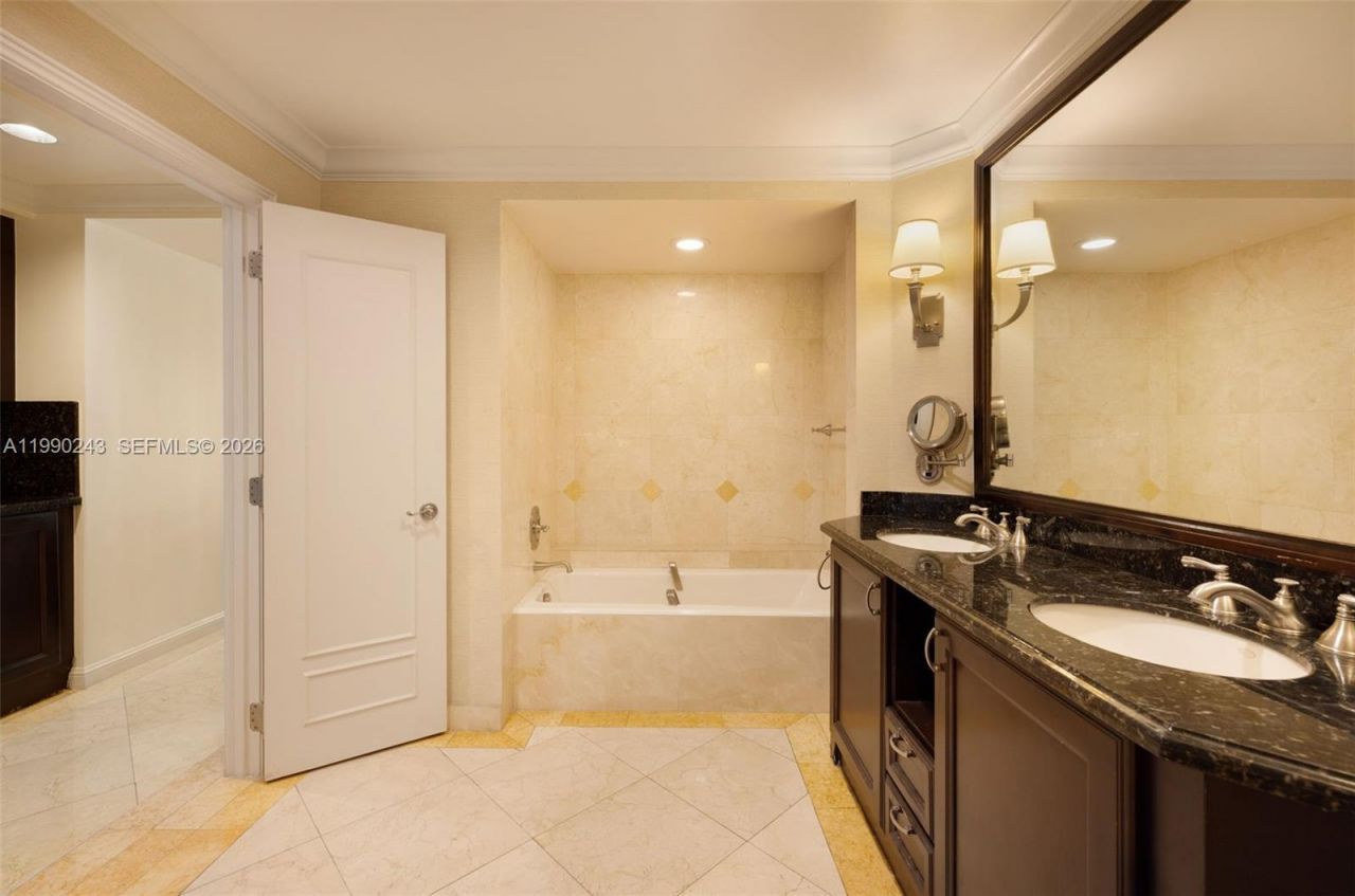 601 N Ft Lauderdale Beach Blvd, Unit 903, Fort Lauderdale, FL 33304 Photo