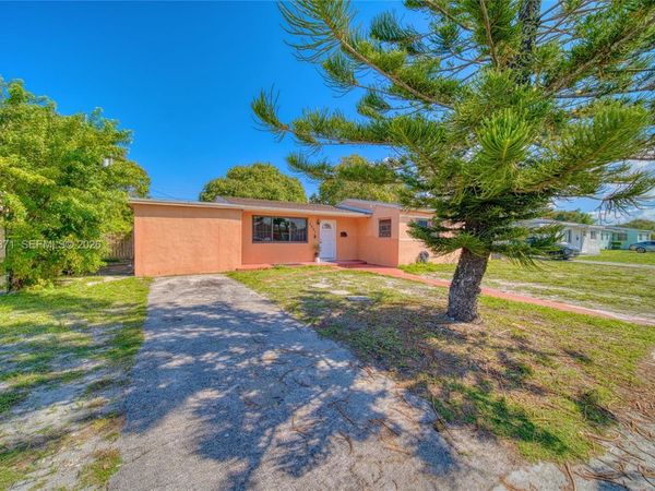 2451 NW 182nd Ter , Miami Gardens, FL 33056