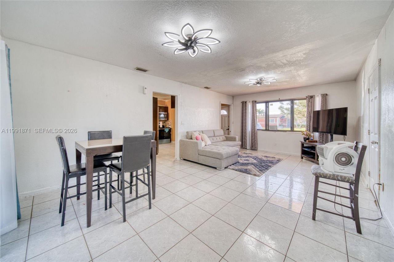 2451 NW 182nd Ter , Miami Gardens, FL 33056 Photo