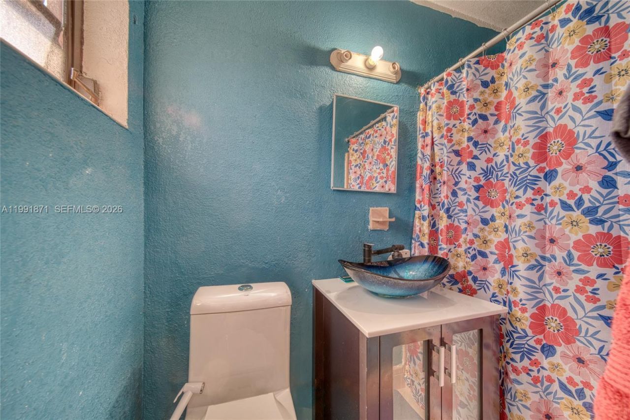 2451 NW 182nd Ter, Miami Gardens, FL 33056 Photo