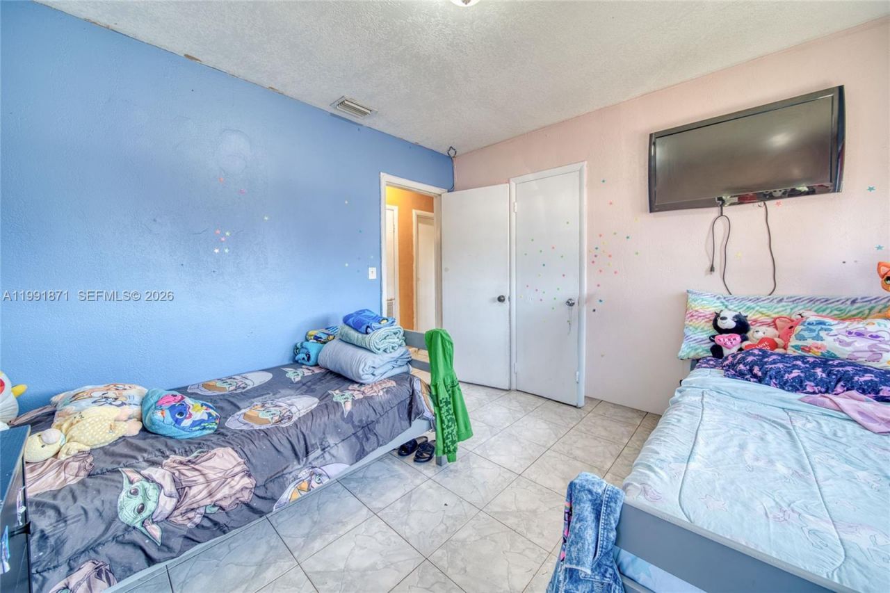 2451 NW 182nd Ter, Miami Gardens, FL 33056 Photo