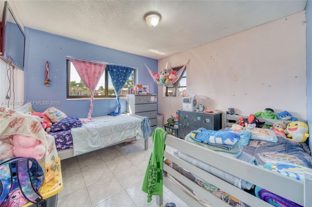 2451 NW 182nd Ter, Miami Gardens, FL 33056 Photo