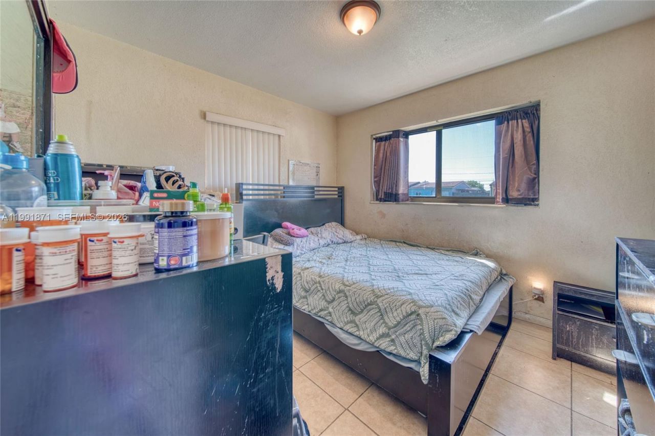 2451 NW 182nd Ter, Miami Gardens, FL 33056 Photo