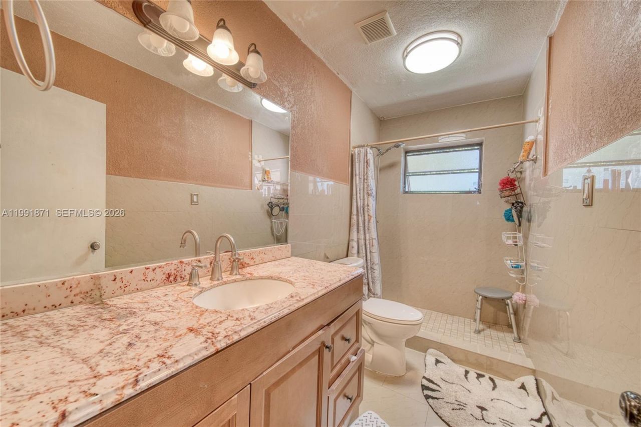 2451 NW 182nd Ter , Miami Gardens, FL 33056 Photo