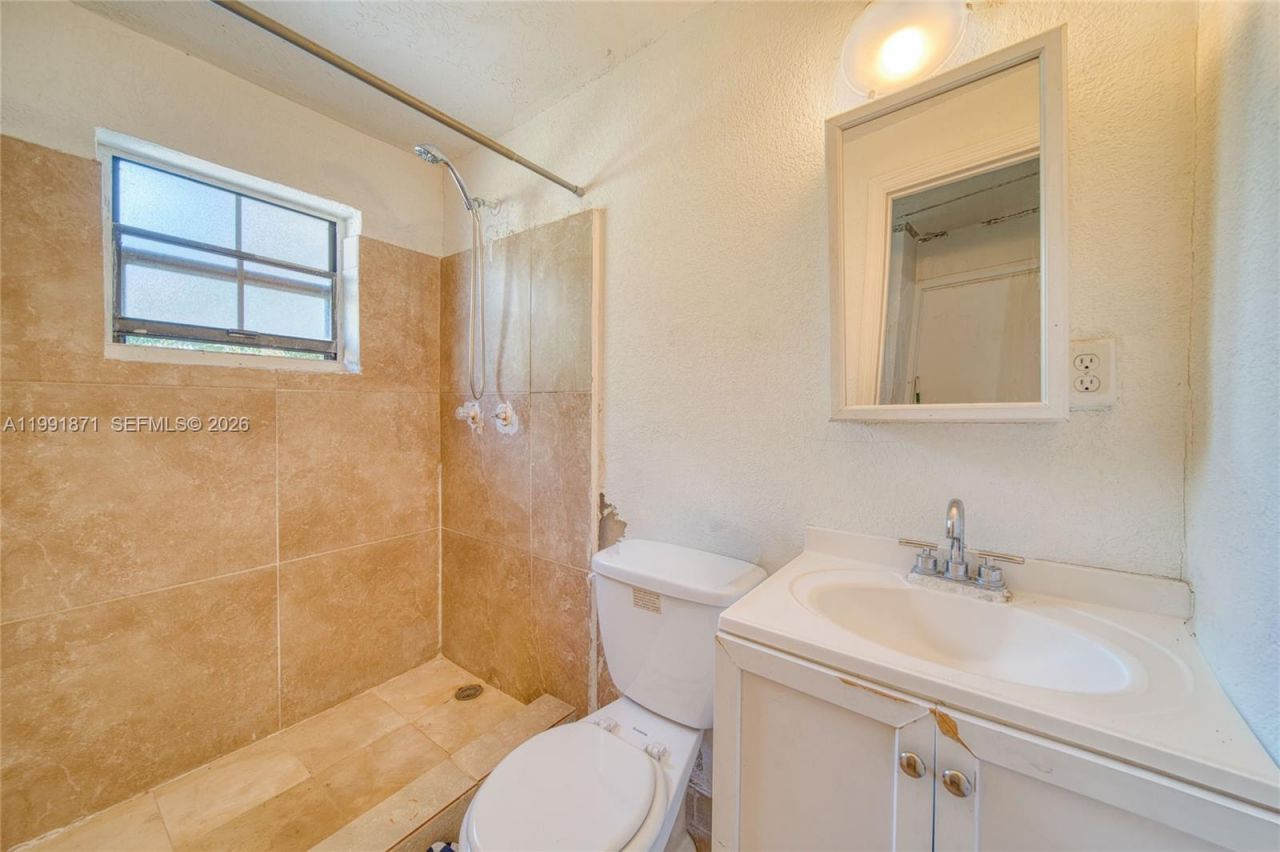 2451 NW 182nd Ter, Miami Gardens, FL 33056 Photo