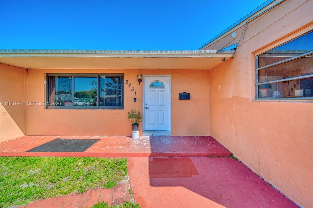 2451 NW 182nd Ter, Miami Gardens, FL 33056 Photo