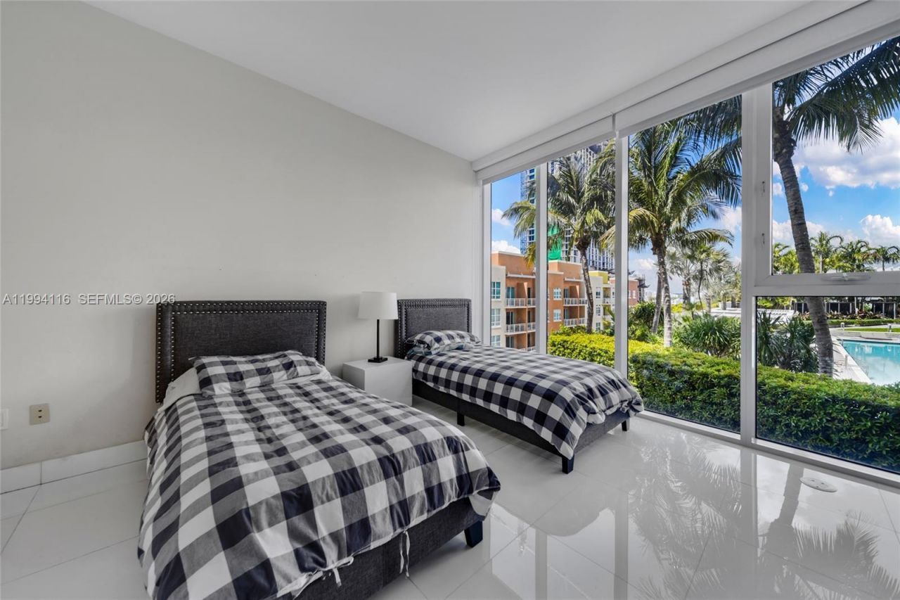 2020 N Bayshore Dr, Unit 710, Miami, FL 33137 Photo