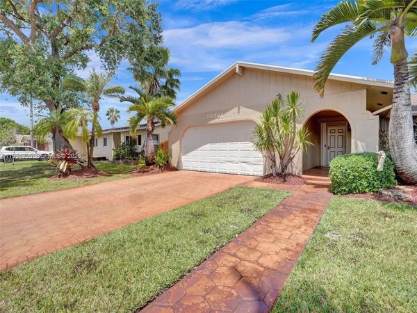 10961 NW 16th Ct , Pembroke Pines, FL 33026