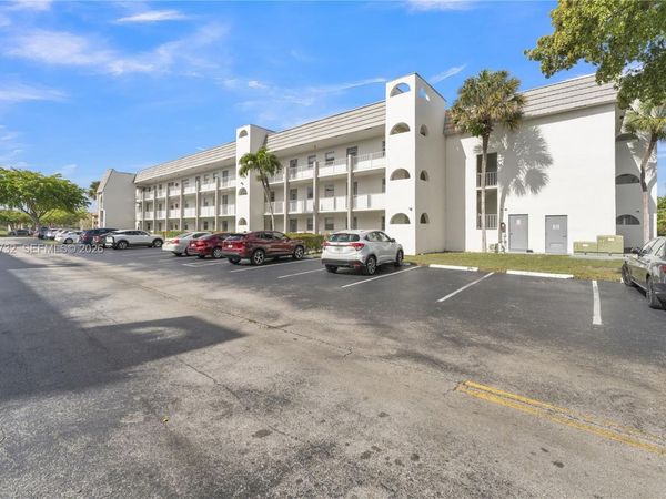 8280 Sunrise Lakes Blvd, Unit 301, Sunrise, FL 33322
