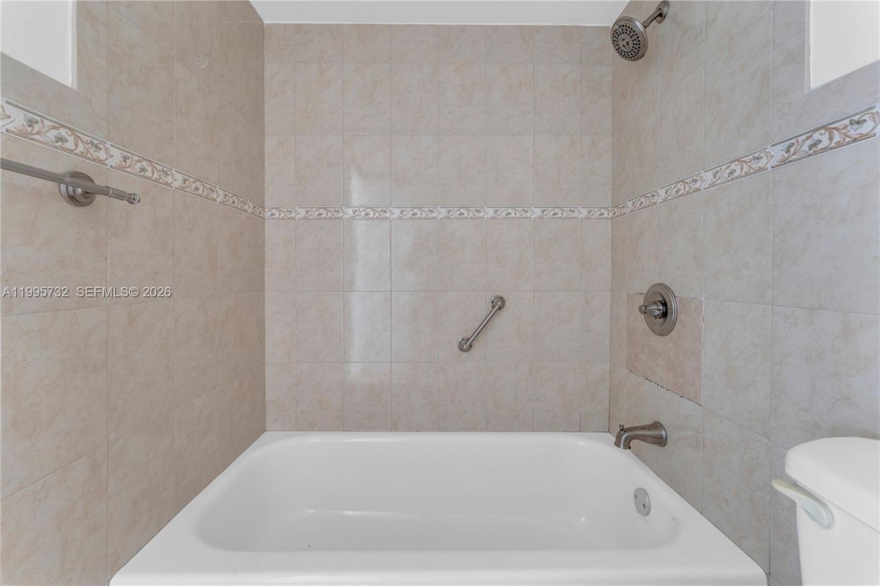 8280 Sunrise Lakes Blvd, Unit 301, Sunrise, FL 33322 Photo