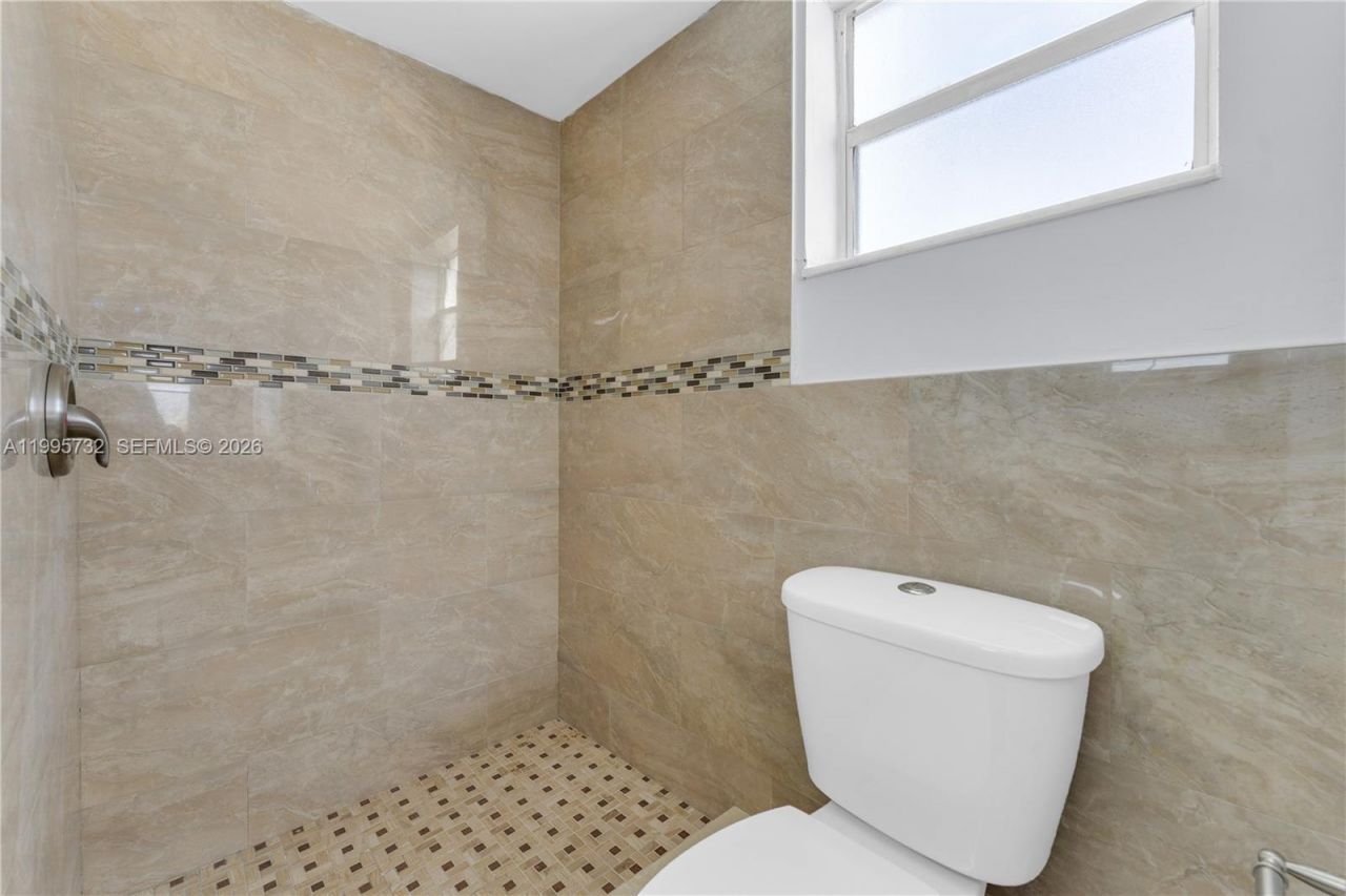 8280 Sunrise Lakes Blvd, Unit 301, Sunrise, FL 33322 Photo