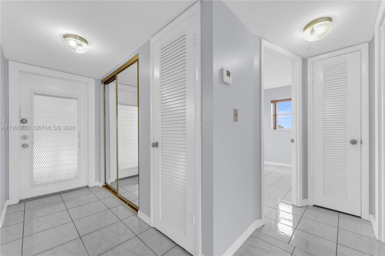 8280 Sunrise Lakes Blvd, Unit 301, Sunrise, FL 33322 Photo