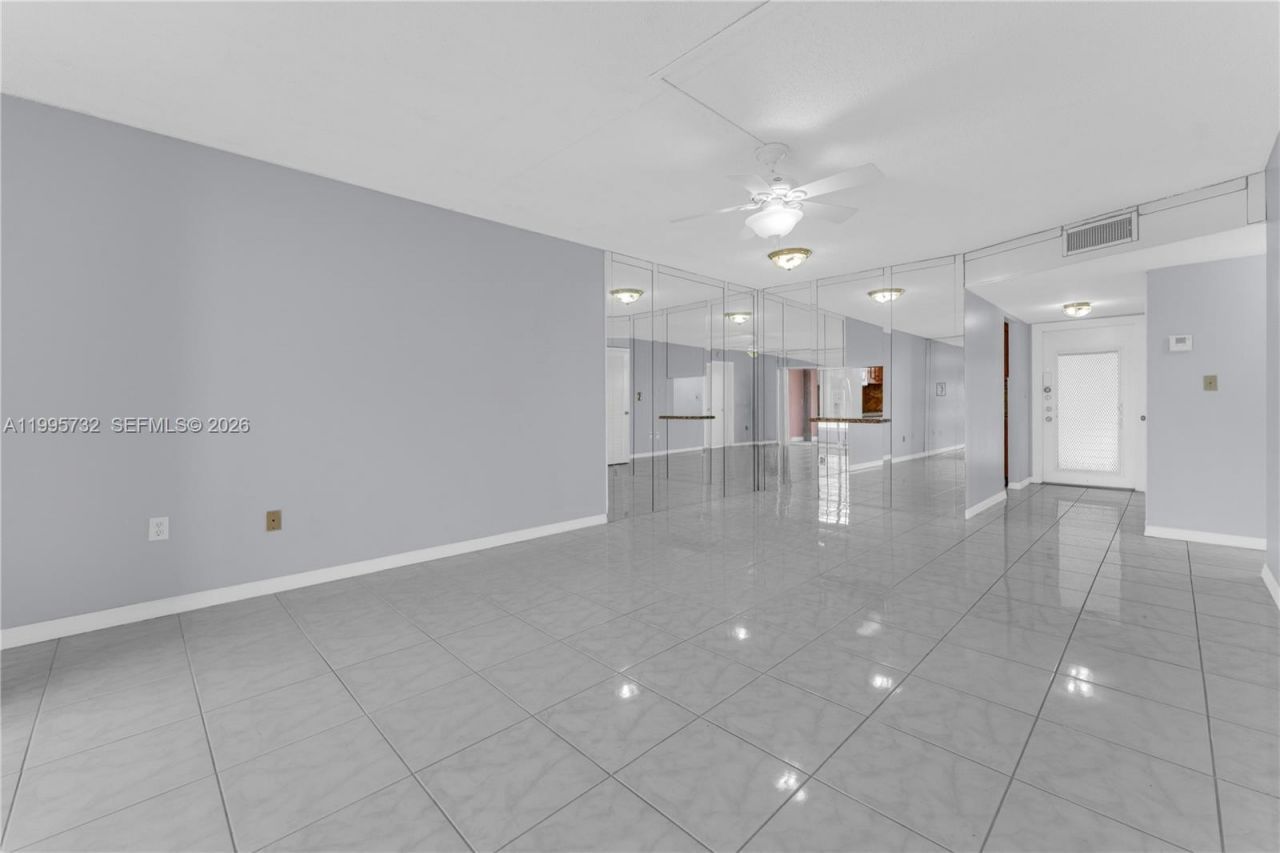 8280 Sunrise Lakes Blvd, Unit 301, Sunrise, FL 33322 Photo