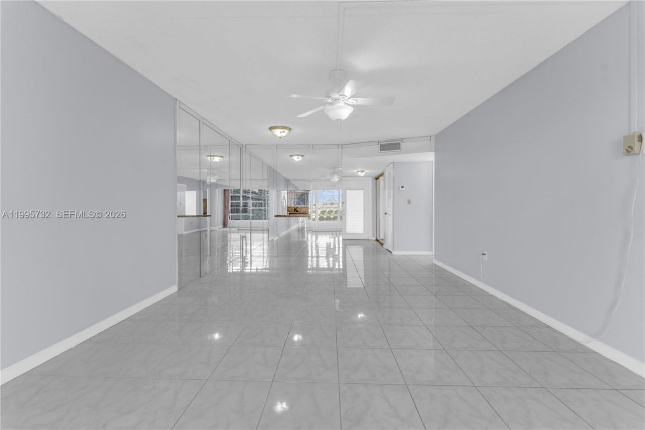 8280 Sunrise Lakes Blvd, Unit 301, Sunrise, FL 33322 Photo