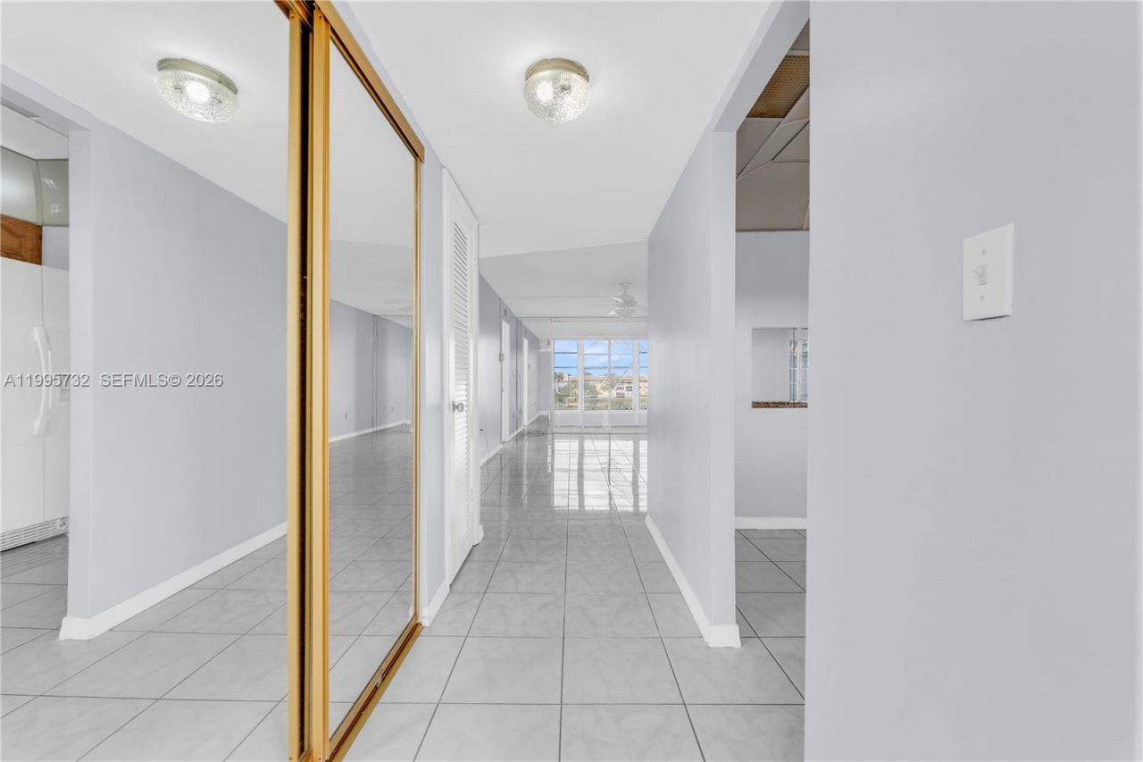 8280 Sunrise Lakes Blvd, Unit 301, Sunrise, FL 33322 Photo