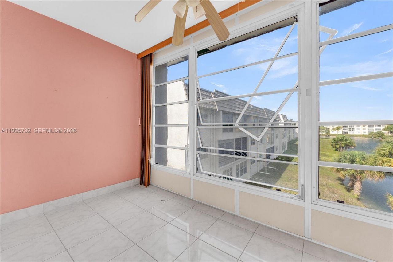 8280 Sunrise Lakes Blvd, Unit 301, Sunrise, FL 33322 Photo