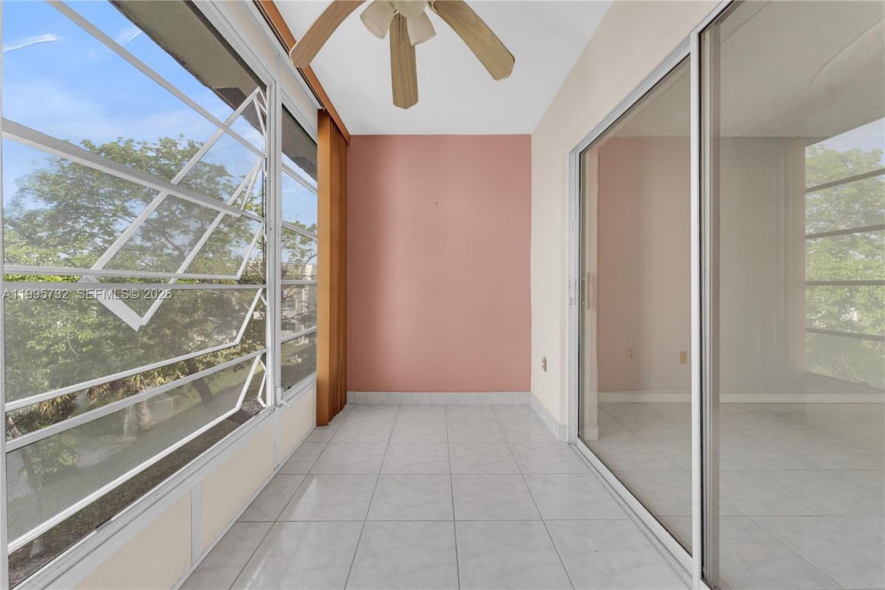 8280 Sunrise Lakes Blvd, Unit 301, Sunrise, FL 33322 Photo