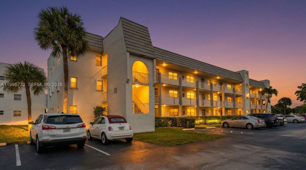 8280 Sunrise Lakes Blvd, Unit 301, Sunrise, FL 33322 Photo