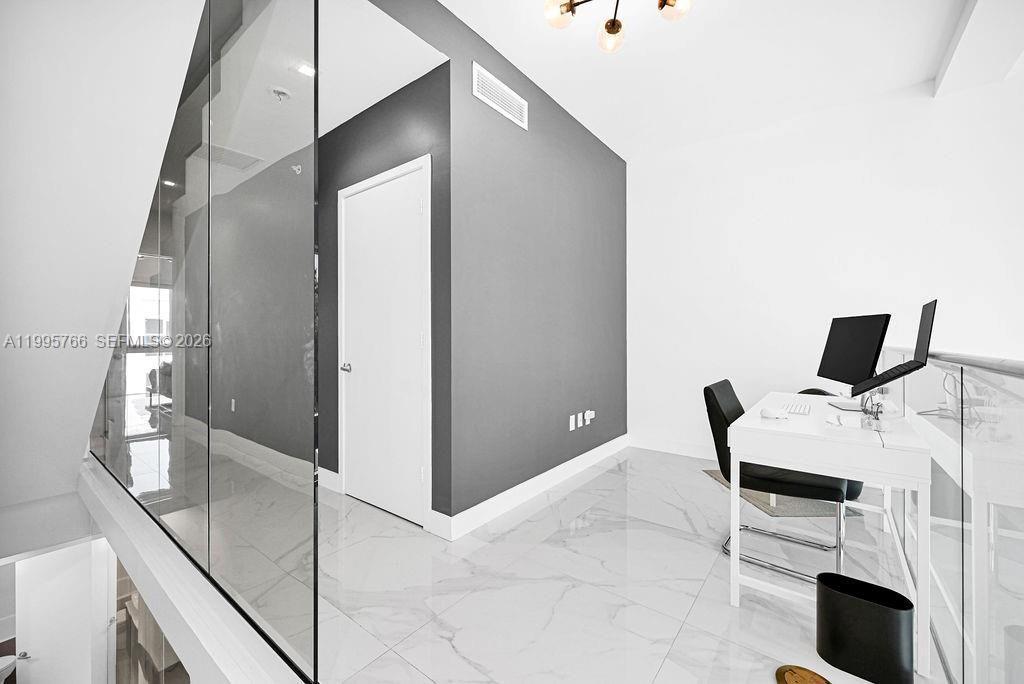 455 NE 39th St, Unit 205, Miami, FL 33137 Photo