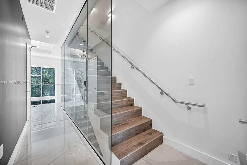 455 NE 39th St, Unit 205, Miami, FL 33137 Photo