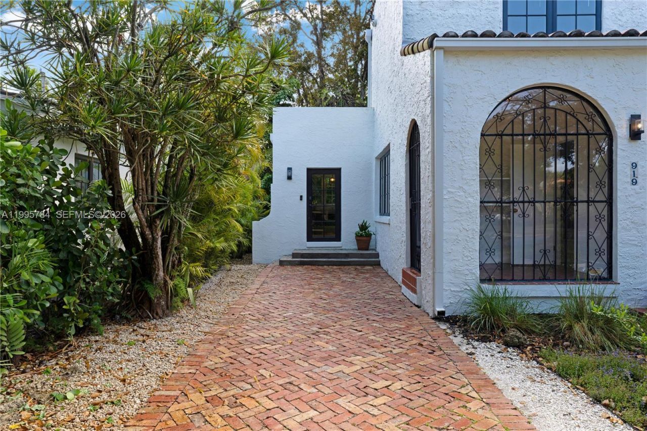 919 Lisbon St, Coral Gables, FL 33134 Photo